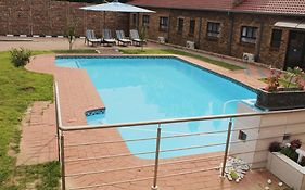 Emperor Lodge And Tours